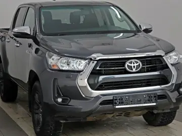 TOYOTA Hilux  2.8 D-4D