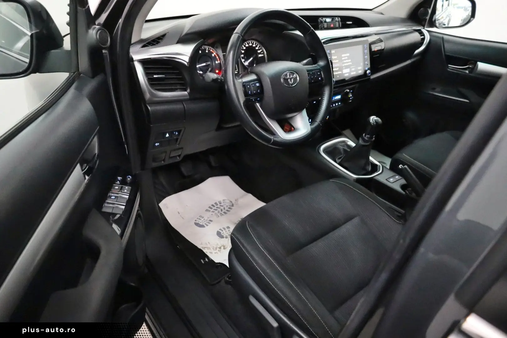 TOYOTA Hilux  2.8 D-4D