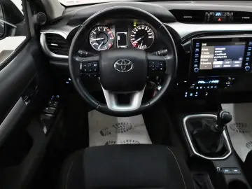 TOYOTA Hilux  2.8 D-4D