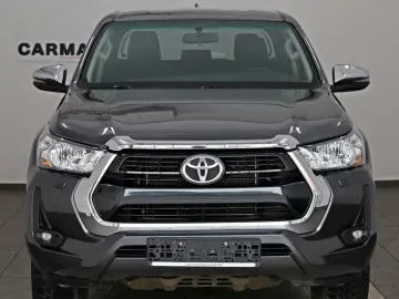 TOYOTA Hilux  2.8 D-4D