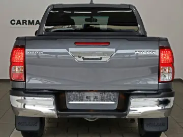 TOYOTA Hilux  2.8 D-4D