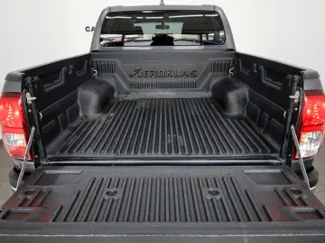 TOYOTA Hilux  2.8 D-4D