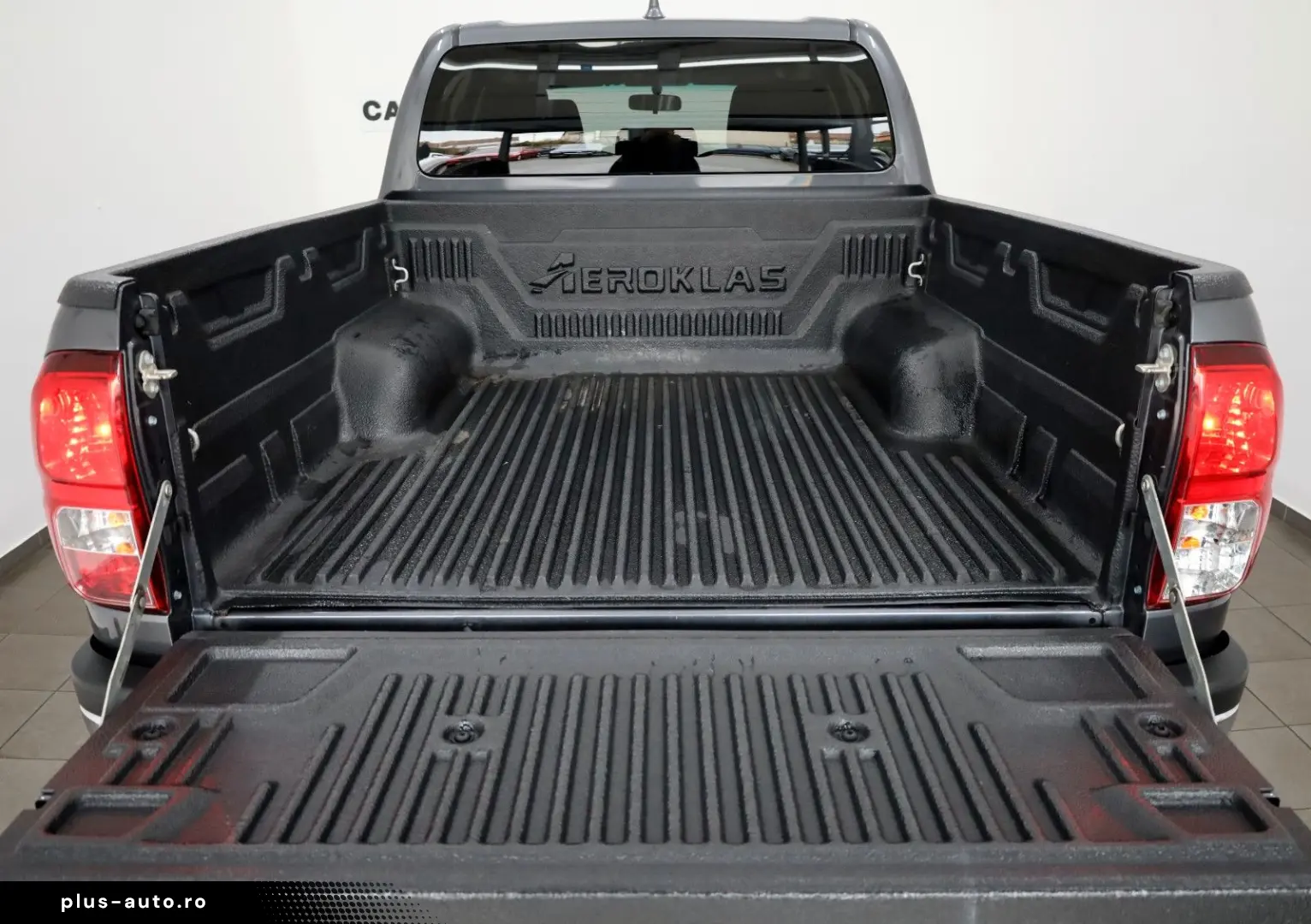 TOYOTA Hilux  2.8 D-4D