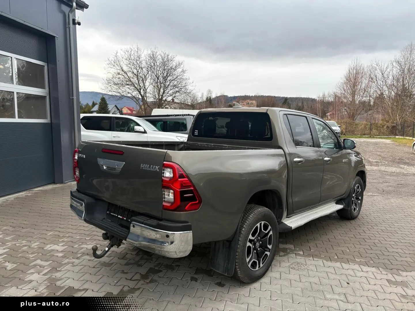 TOYOTA Hilux
