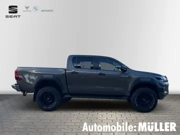TOYOTA Hilux 2.8 D-4D Double Cab Invincible 4x4