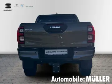 TOYOTA Hilux 2.8 D-4D Double Cab Invincible 4x4