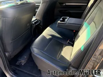 TOYOTA Hilux 2.8 D-4D Double Cab Invincible 4x4