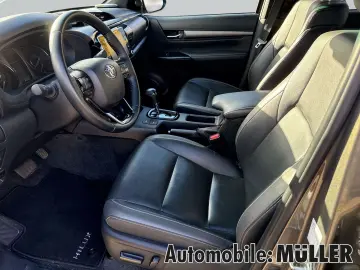 TOYOTA Hilux 2.8 D-4D Double Cab Invincible 4x4