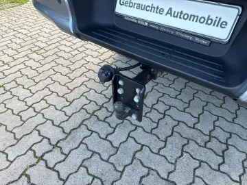 TOYOTA Hilux 2.8 D-4D Double Cab Invincible 4x4