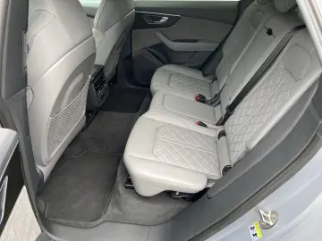 AUDI Q8 55 TFSIe qu.  S-line HD-Matrix Air HuD