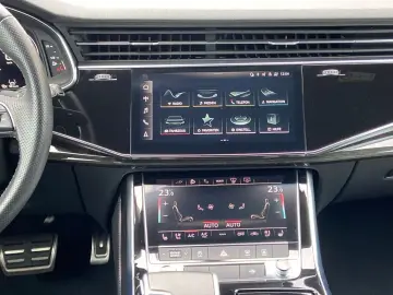 AUDI Q8 55 TFSIe qu.  S-line HD-Matrix Air HuD