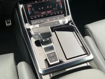 AUDI Q8 55 TFSIe qu.  S-line HD-Matrix Air HuD