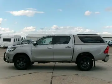 TOYOTA Hilux Double Cab Comfort 4x4