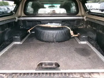 TOYOTA Hilux Double Cab Comfort 4x4