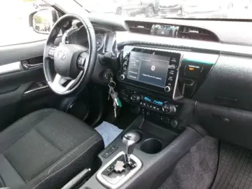 TOYOTA Hilux Double Cab Comfort 4x4