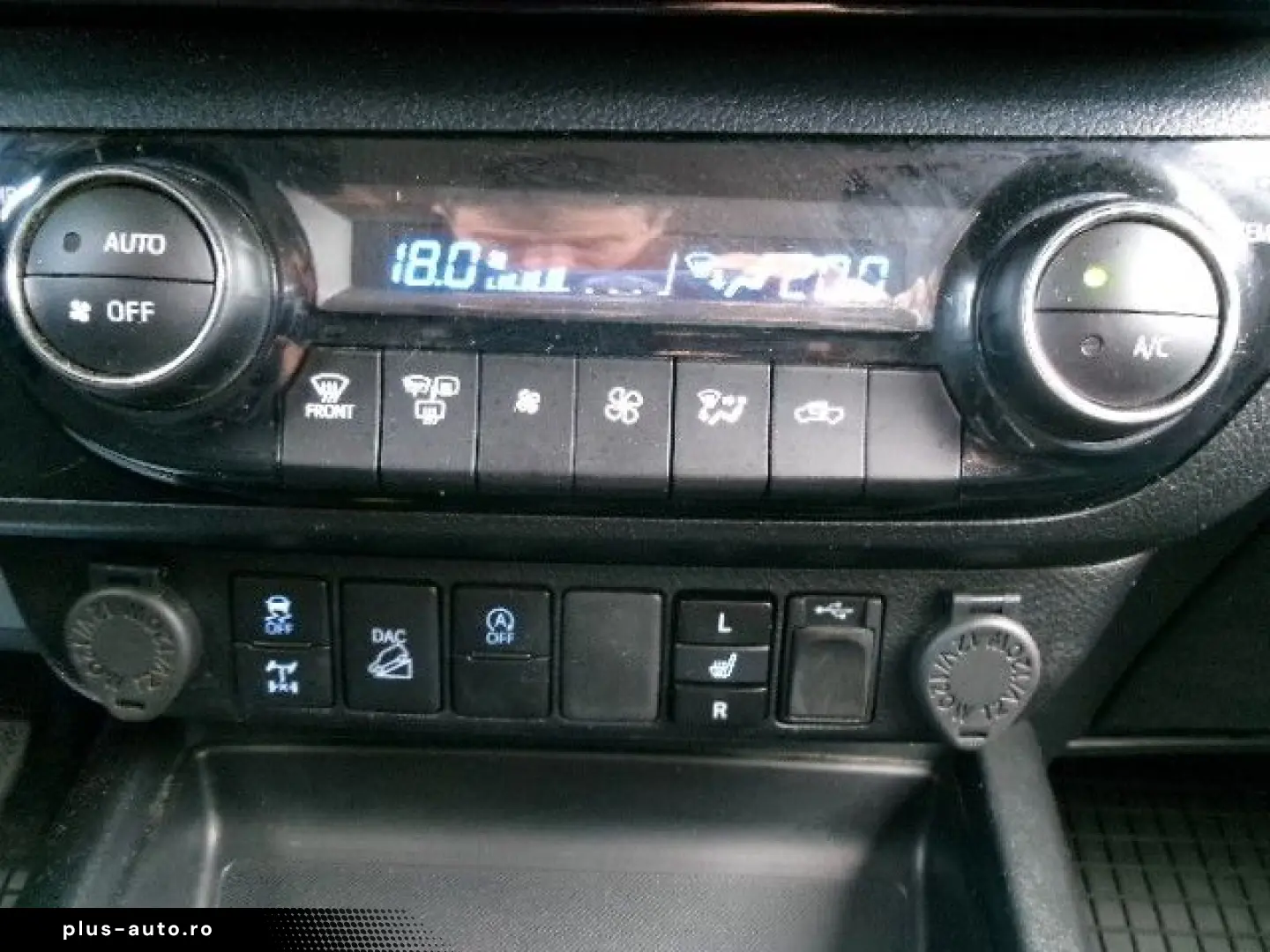 TOYOTA Hilux Double Cab Comfort 4x4