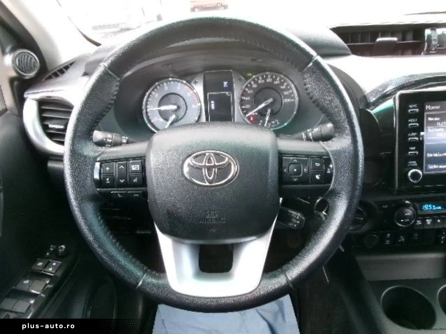 TOYOTA Hilux Double Cab Comfort 4x4