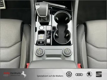 VW Touareg 3.0 V6 TSI R-Line Black-Style PANO AHK