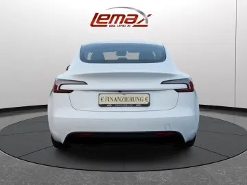 TESLA Model 3 RWD Autopilot Panorama