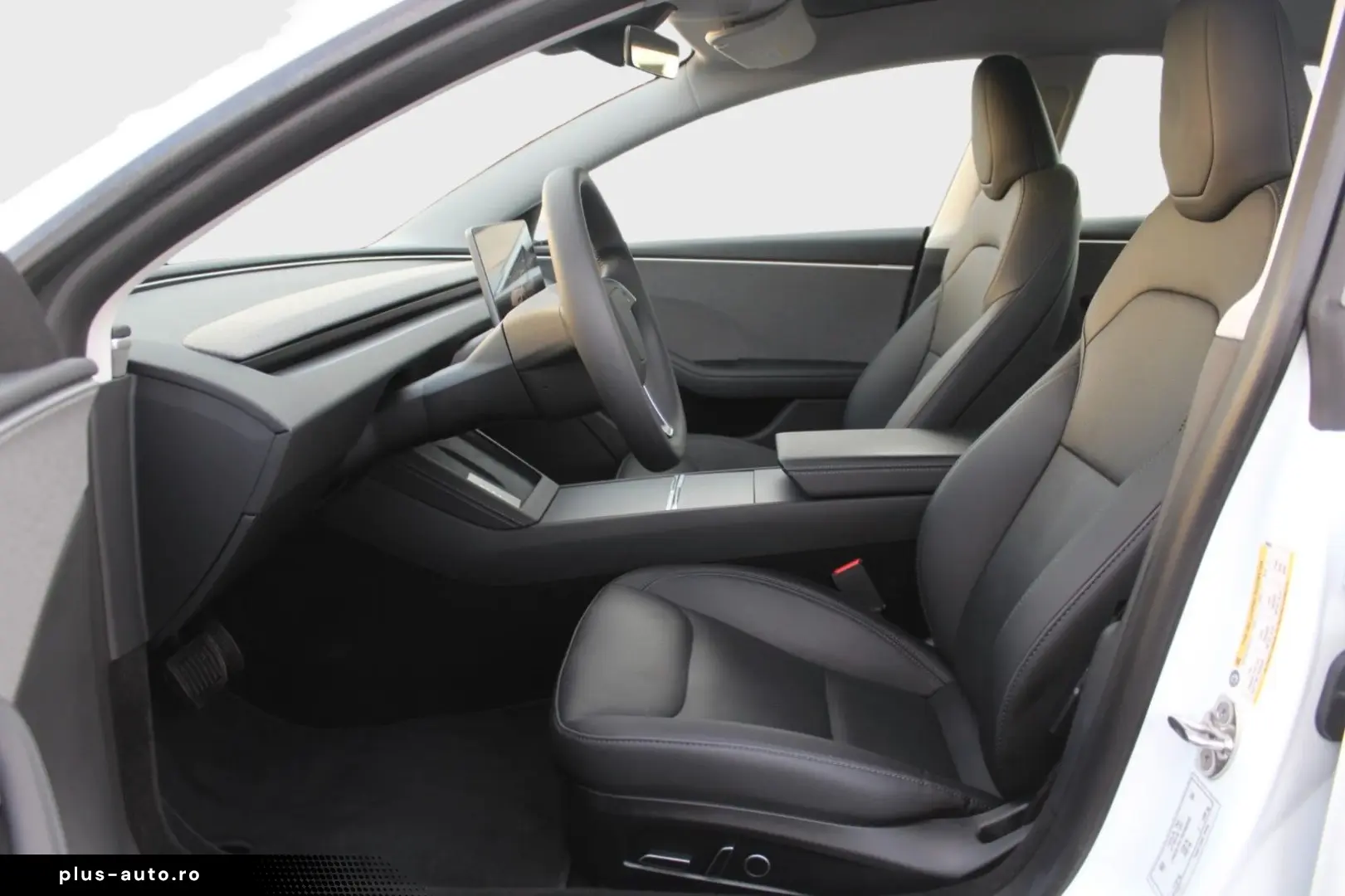 TESLA Model 3 RWD Autopilot Panorama