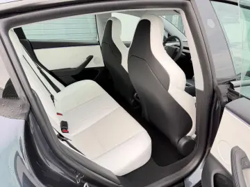 TESLA Model 3 Performance Highland    FSD     VAT