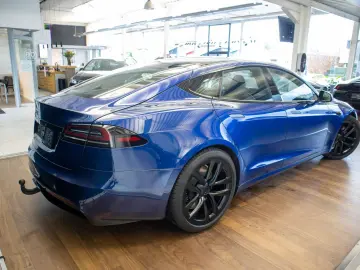 TESLA Model S LONG RANGE  DUAL MOTOR  AUTOPILOT  TREKH