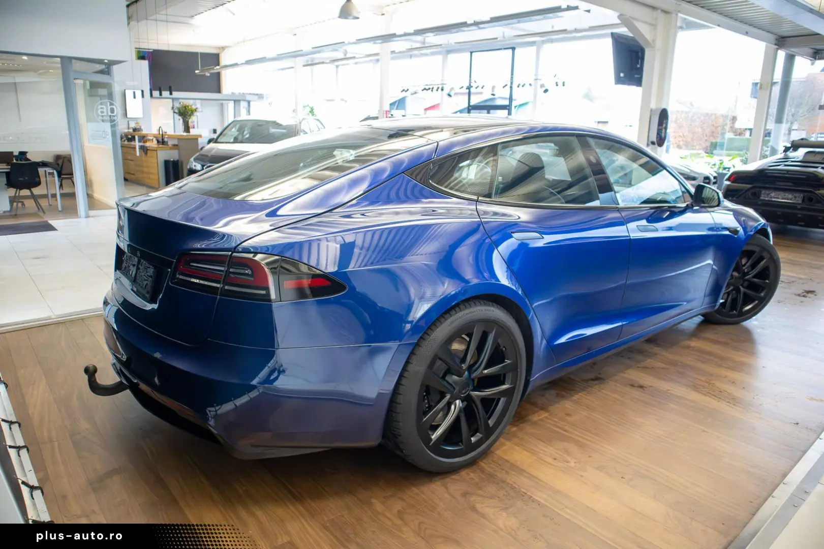 TESLA Model S LONG RANGE  DUAL MOTOR  AUTOPILOT  TREKH