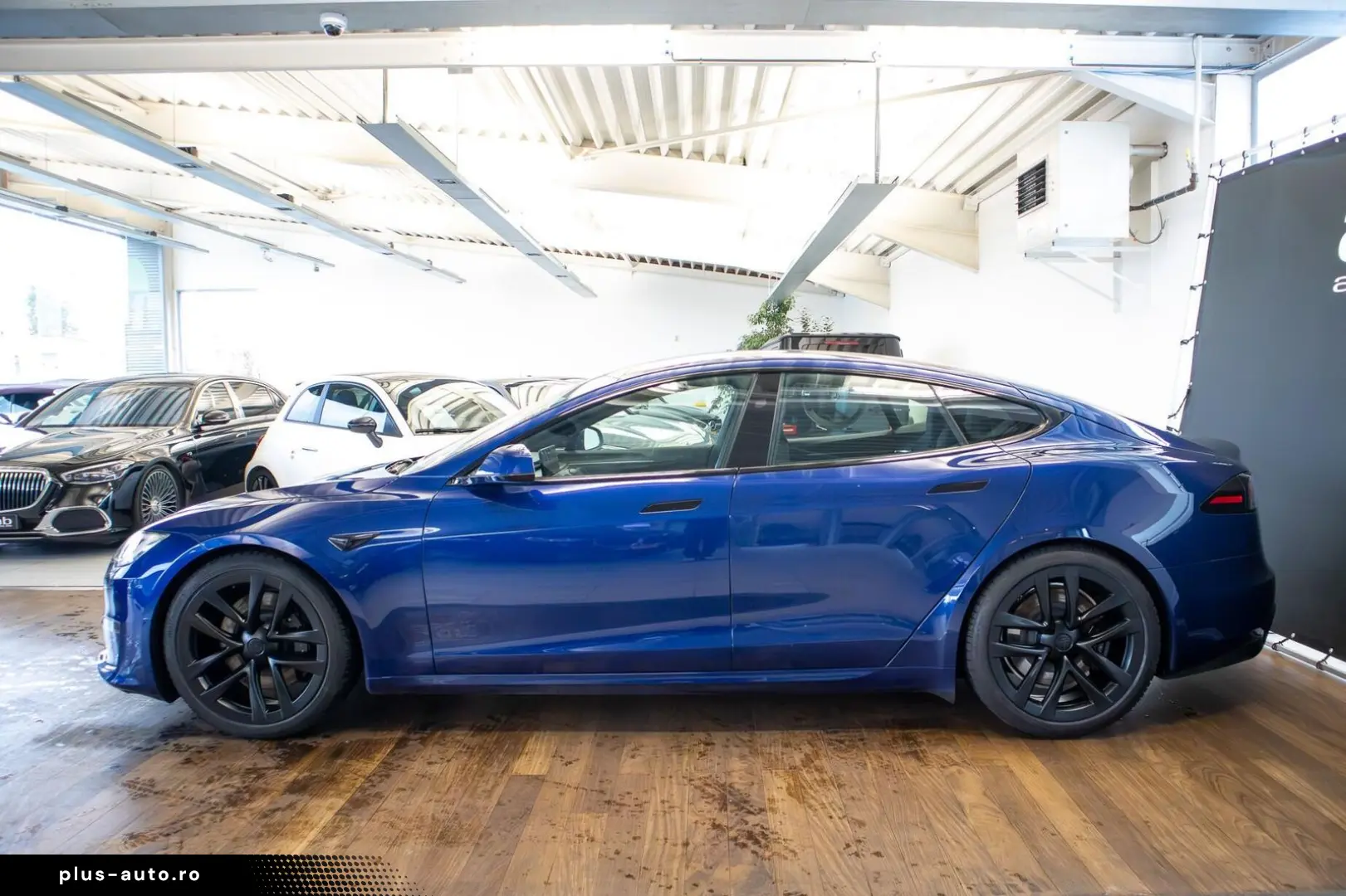 TESLA Model S LONG RANGE  DUAL MOTOR  AUTOPILOT  TREKH