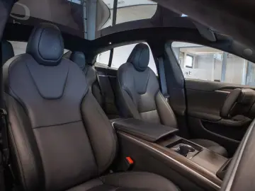 TESLA Model S LONG RANGE  DUAL MOTOR  AUTOPILOT  TREKH