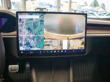 TESLA Model S LONG RANGE  DUAL MOTOR  AUTOPILOT  TREKH