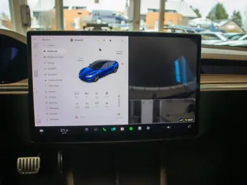 TESLA Model S LONG RANGE  DUAL MOTOR  AUTOPILOT  TREKH