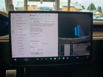 TESLA Model S LONG RANGE  DUAL MOTOR  AUTOPILOT  TREKH