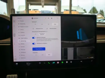 TESLA Model S LONG RANGE  DUAL MOTOR  AUTOPILOT  TREKH