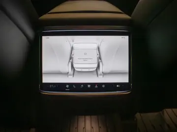 TESLA Model S LONG RANGE  DUAL MOTOR  AUTOPILOT  TREKH