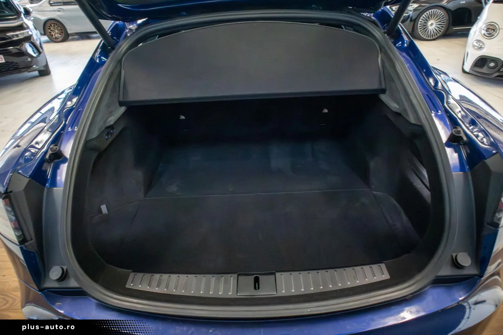 TESLA Model S LONG RANGE  DUAL MOTOR  AUTOPILOT  TREKH