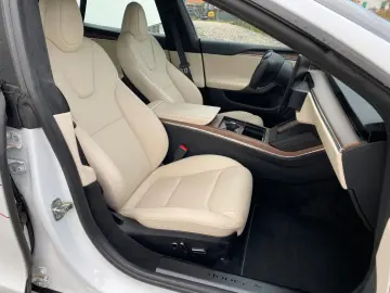 TESLA MODEL S DUALMOTOR LONG RANGE 1. HAND MWST AUSW.