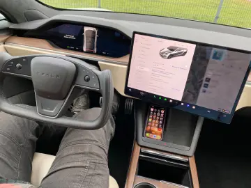 TESLA MODEL S DUALMOTOR LONG RANGE 1. HAND MWST AUSW.