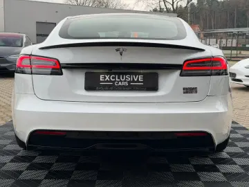 TESLA MODEL S PLAID   CARBON   21  ARACHNID   TOW