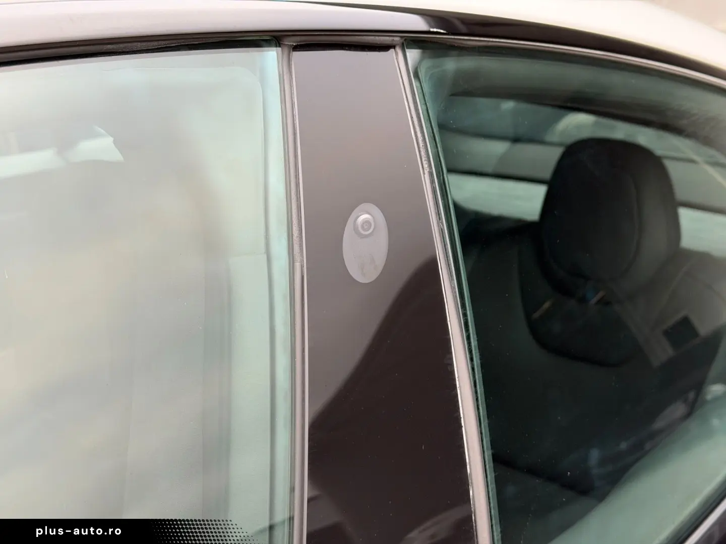 TESLA MODEL S PLAID   CARBON   21  ARACHNID   TOW