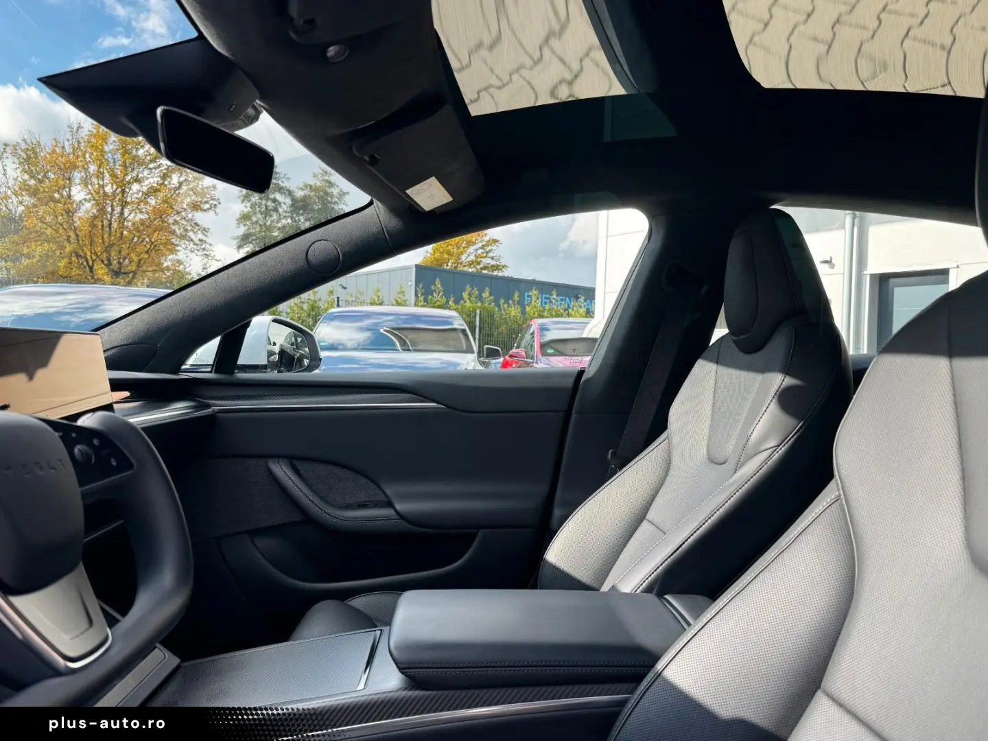 TESLA MODEL S PLAID   CARBON   21  ARACHNID   TOW