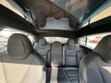 TESLA MODEL S PLAID   CARBON   21  ARACHNID   TOW