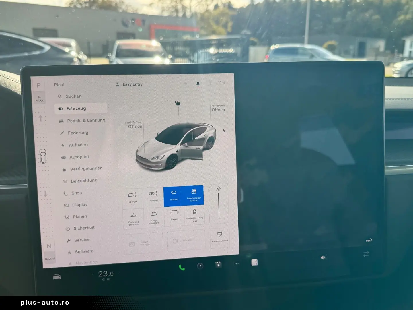 TESLA MODEL S PLAID   CARBON   21  ARACHNID   TOW