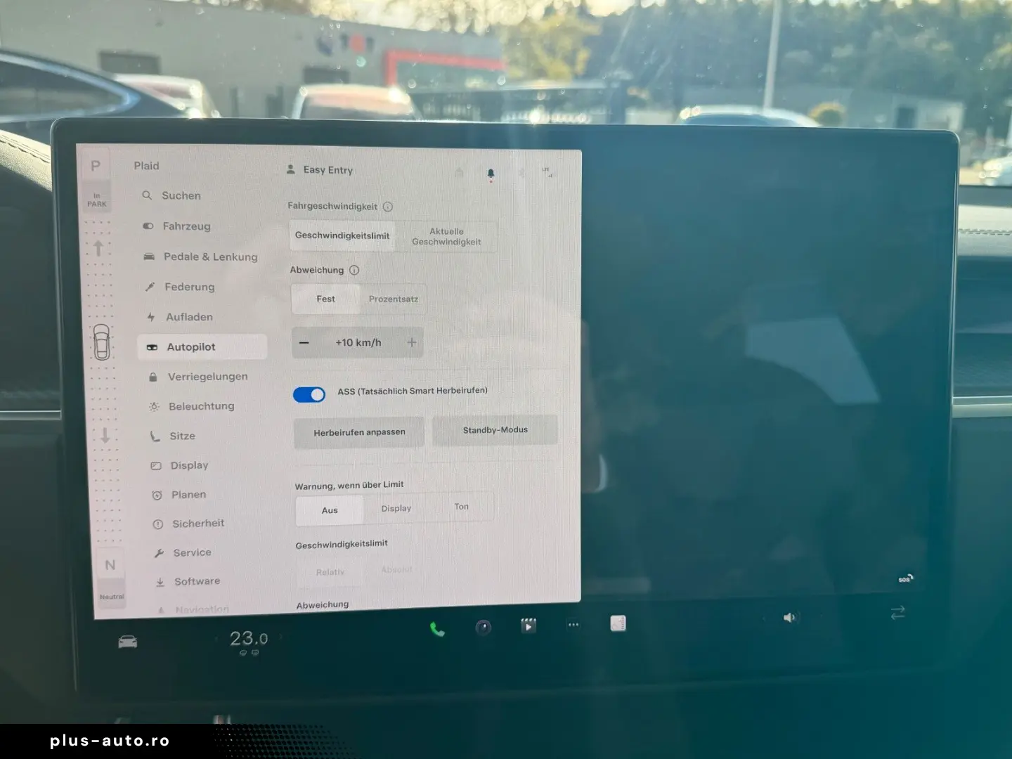 TESLA MODEL S PLAID   CARBON   21  ARACHNID   TOW