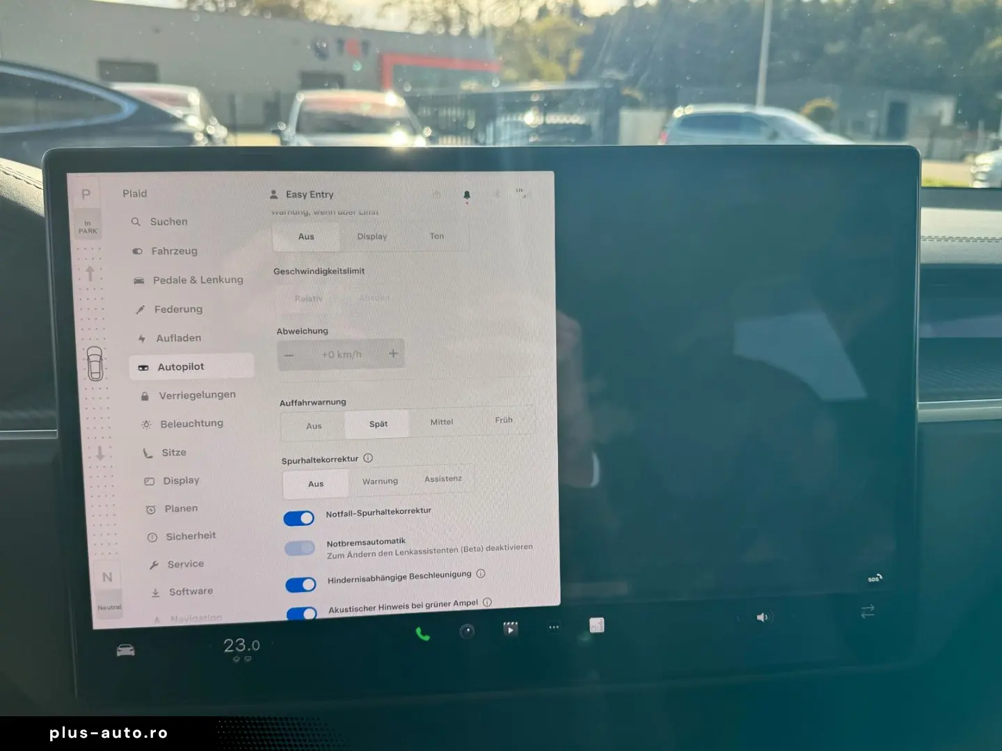 TESLA MODEL S PLAID   CARBON   21  ARACHNID   TOW