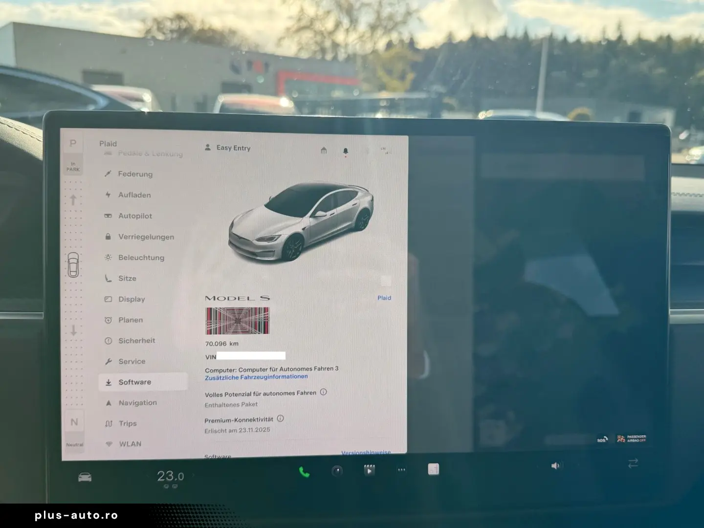 TESLA MODEL S PLAID   CARBON   21  ARACHNID   TOW