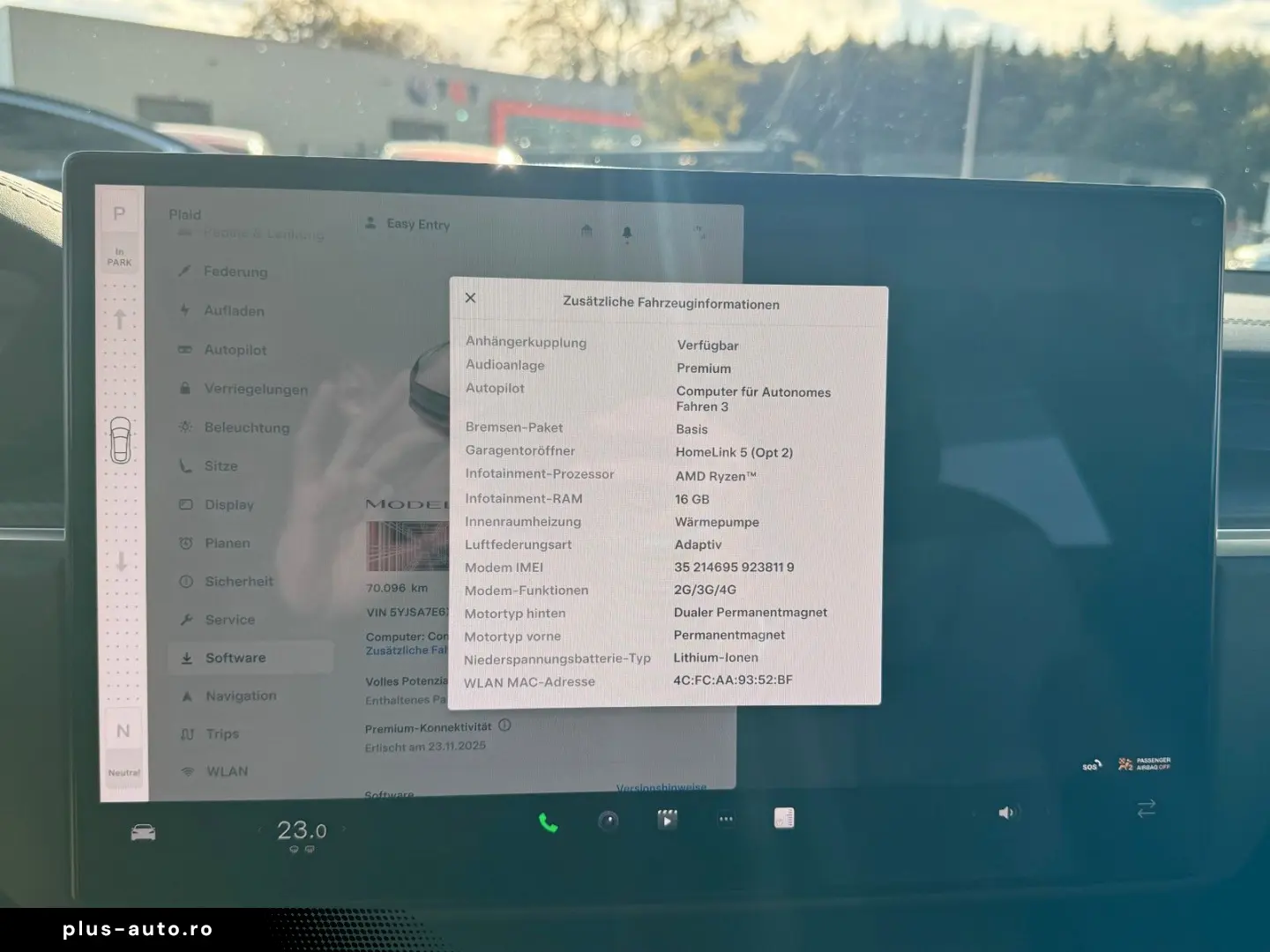 TESLA MODEL S PLAID   CARBON   21  ARACHNID   TOW