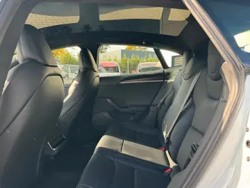 TESLA MODEL S PLAID   CARBON   21  ARACHNID   TOW