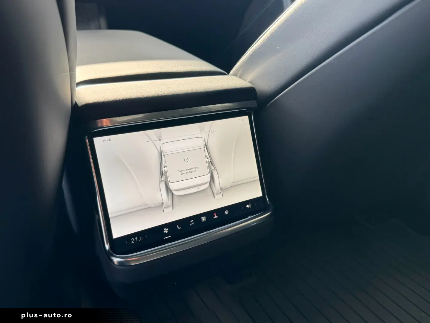 TESLA MODEL S PLAID   CARBON   21  ARACHNID   TOW