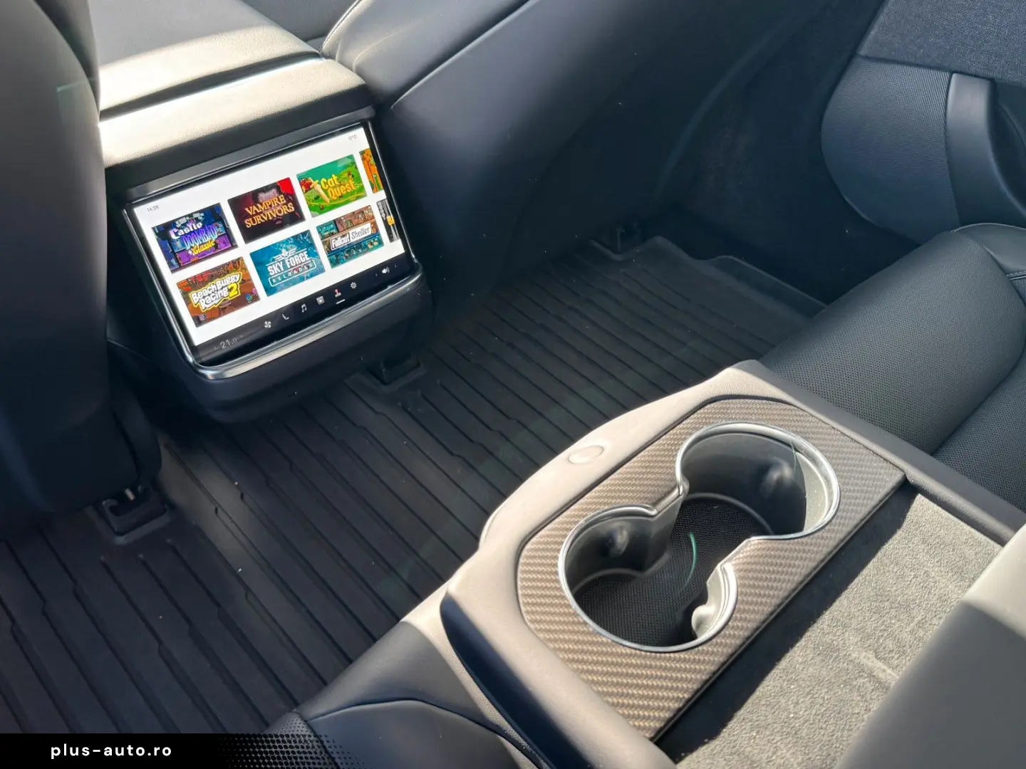 TESLA MODEL S PLAID   CARBON   21  ARACHNID   TOW