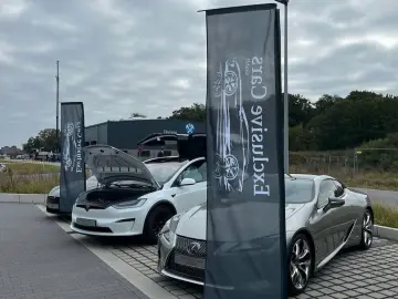 TESLA MODEL S PLAID   CARBON   21  ARACHNID   TOW